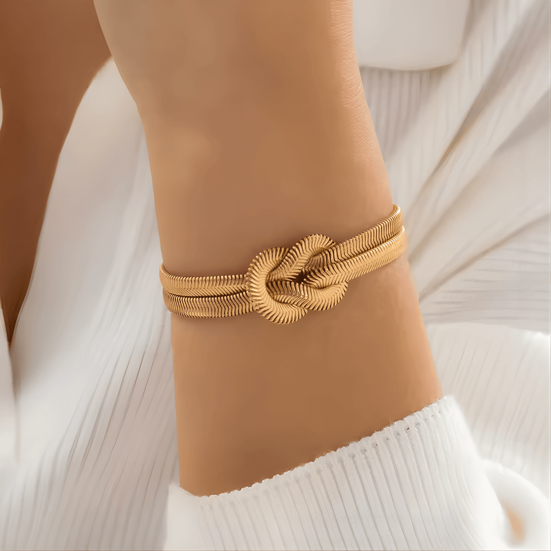 Jewellery for Swimming and the Gym: What Actually Survives - Moonela UK